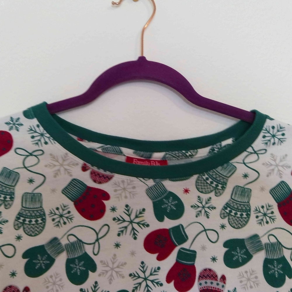 FAMILY PJS TOP - Picture 4 of 7